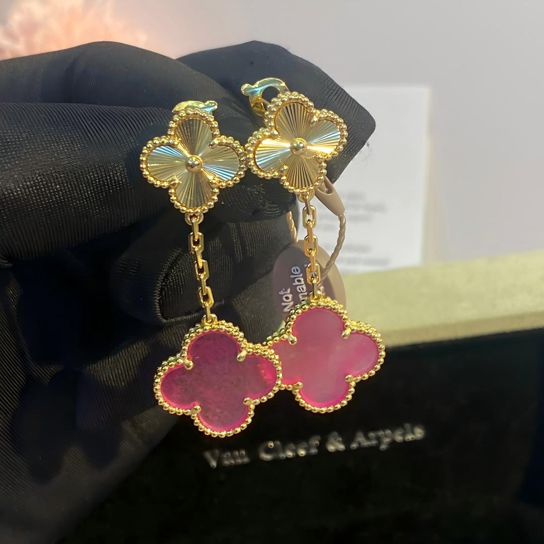 [Plus&Max]NEW CLOVER 2 MOTIF PINK ENAMEL EARRINGS