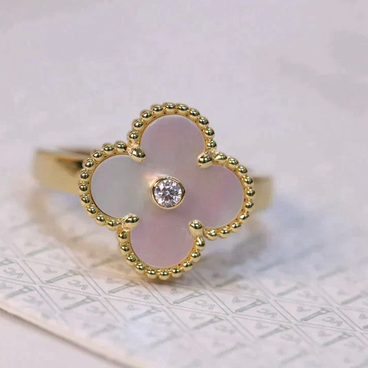 [Max Jewelry ]CLOVER PINK MOP RING GOLD DIAMOND