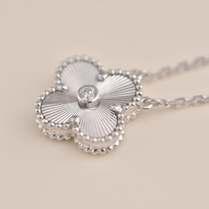 [Max Jewelry ]CLOVER  15MM DIAMOND LASER NECKLACE SILVER