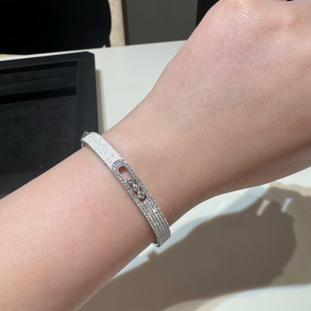 [Max Jewelry]Move Noa Ciselé half pavé bangle
