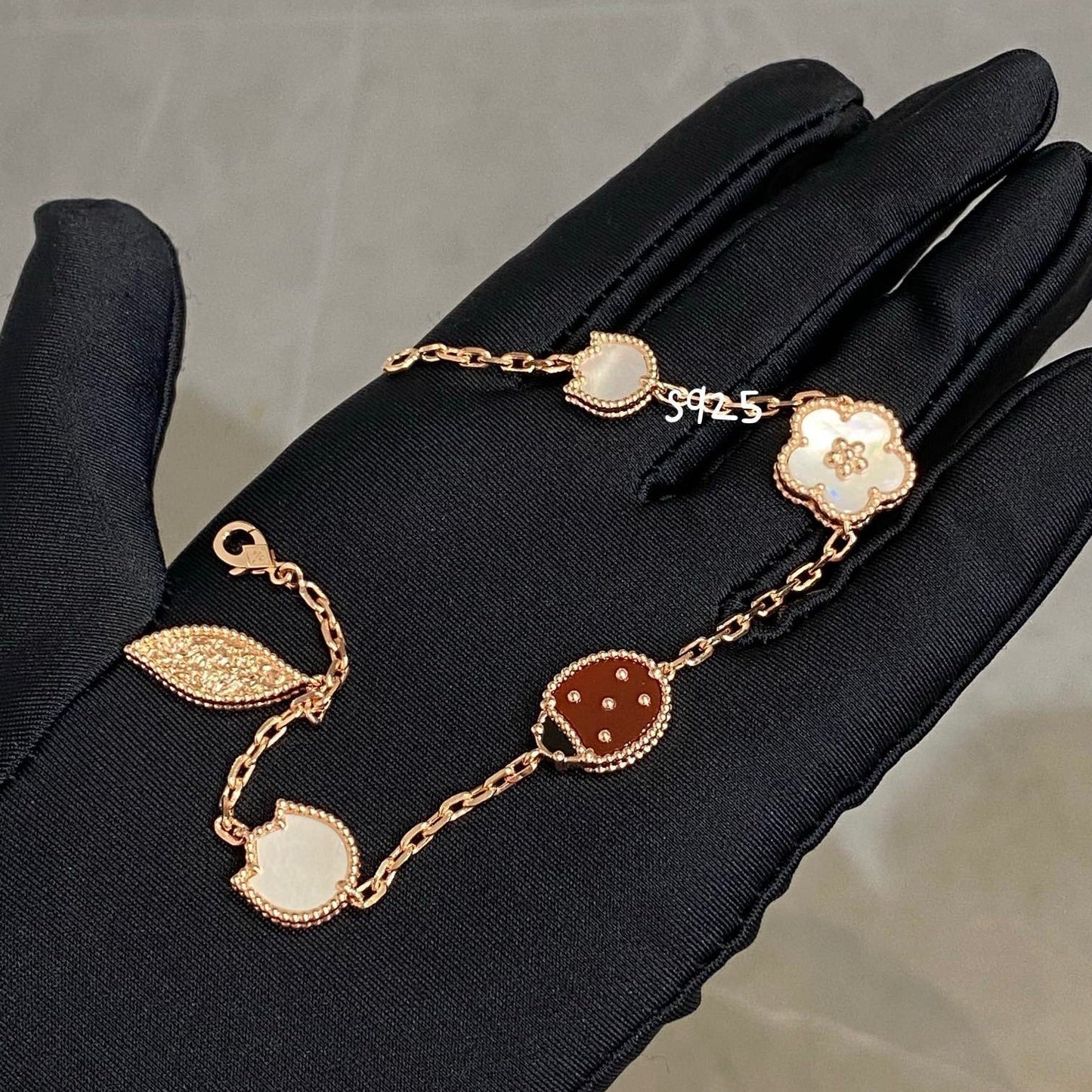 [Max Jewelry ]LUCKY SPRING 5 MOTIF BRACELET