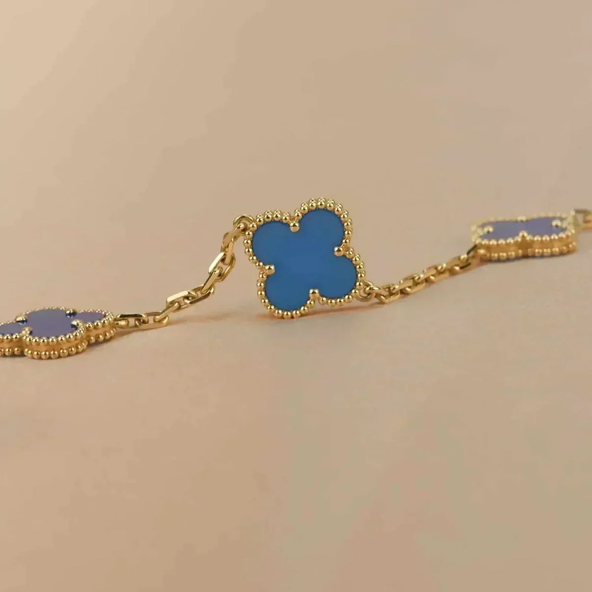 [Plus&Max]LUCKY CLOVER 5-MOTIF BRACELET - BLUE AGATE COLLECTION