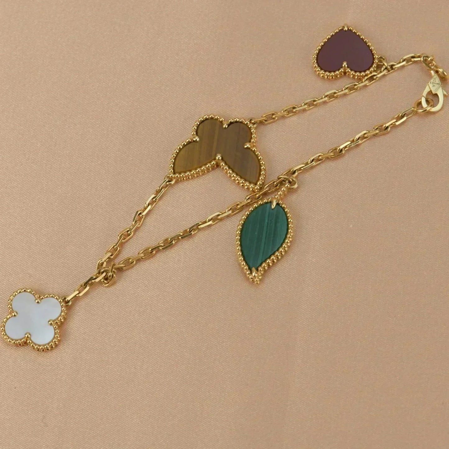 [Max Jewelry ]LUCKY SPRING 5 MOTIF GOLD BRACELET