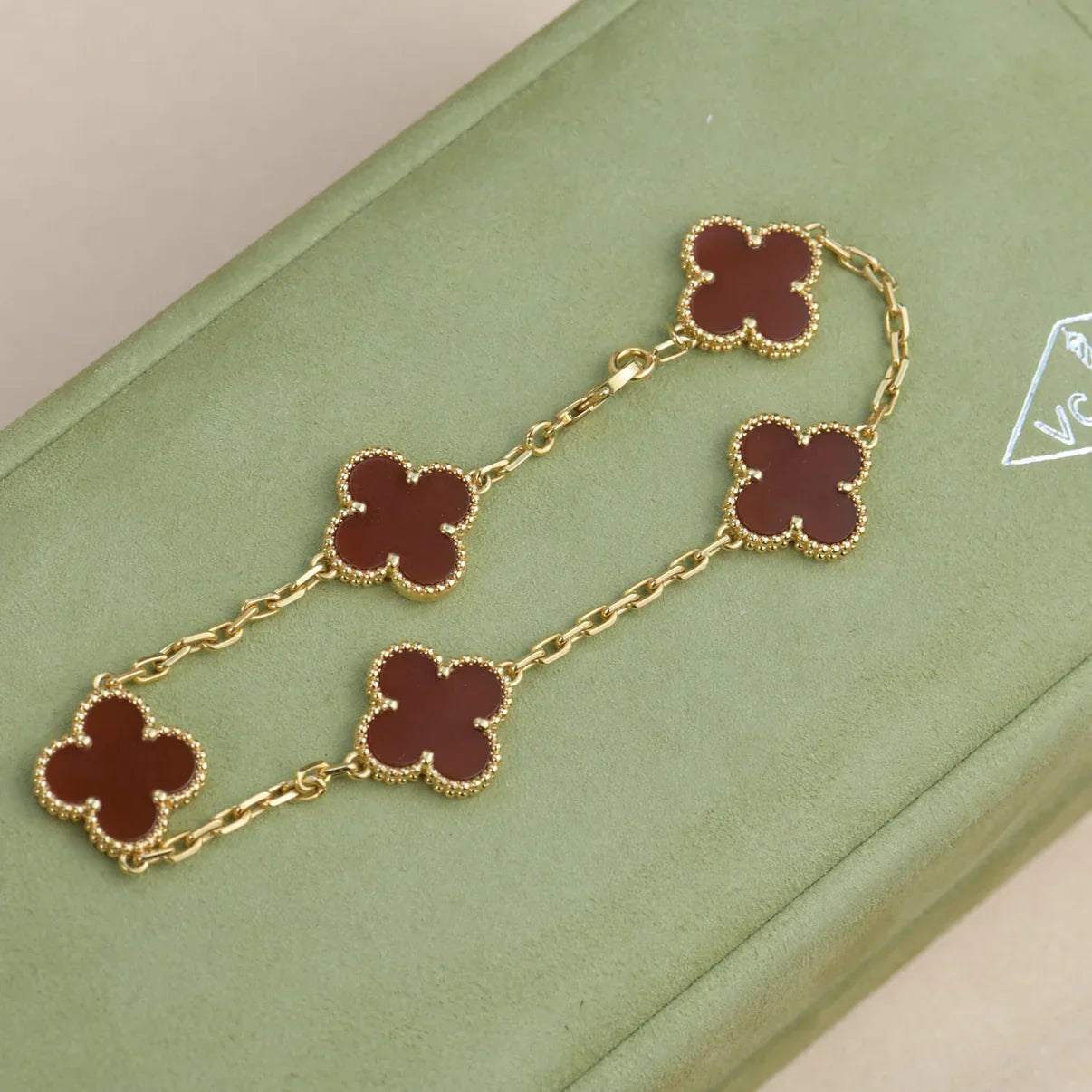 [Max Jewelry ] CLOVER 5 MOTIF RED CORNELIAN BRACELET COLLECTION