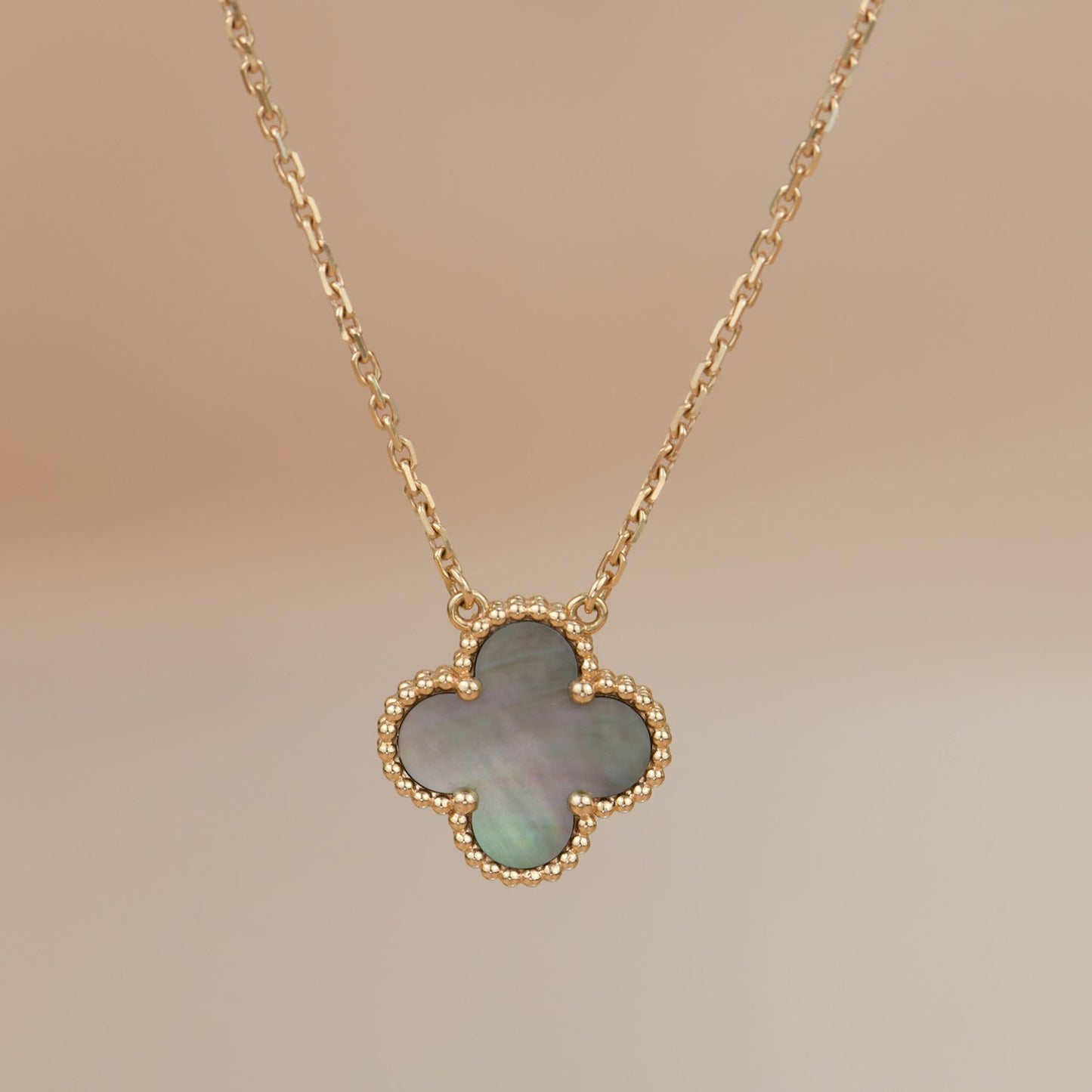 [Max Jewelry ]CLOVER 15MM  GRAY MOTHER OF PEARL NECKLACE