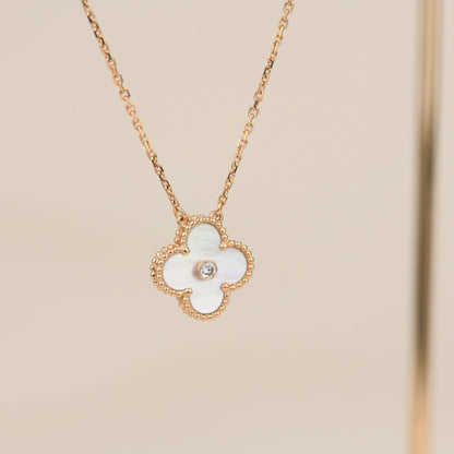 [Max Jewelry ]CLOVER 15MM DIAMOND WHITE FRITILLARIA NECKLACE