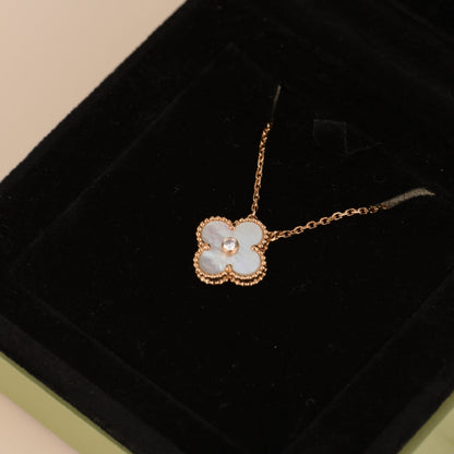 [Max Jewelry ]CLOVER 15MM DIAMOND WHITE FRITILLARIA NECKLACE