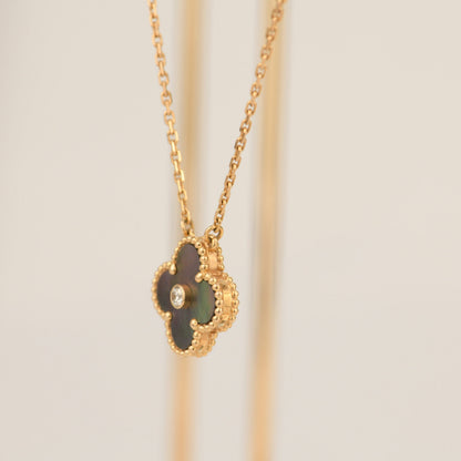 [Max Jewelry ]CLOVER 15MM DIAMOND AND MOTHER-OF-GREY NECKLACE