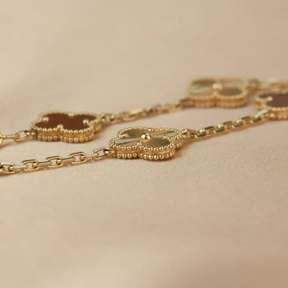 [Max Jewelry ] CLOVER 5 MOTIF RED CORNELIAN BRACELET COLLECTION