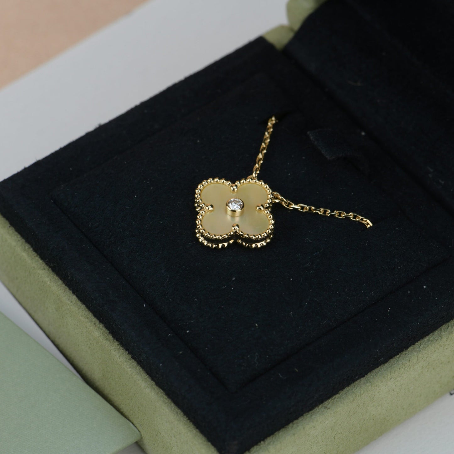 [Max Jewelry ]CLOVER 15MM DIAMOND GOLD MOTHER OF PEARL NECKLACE