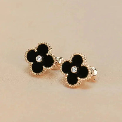 [Max Jewelry ]CLOVER MEDIUM 1 MOTIFS ONYX DIAMOND EARRINGS