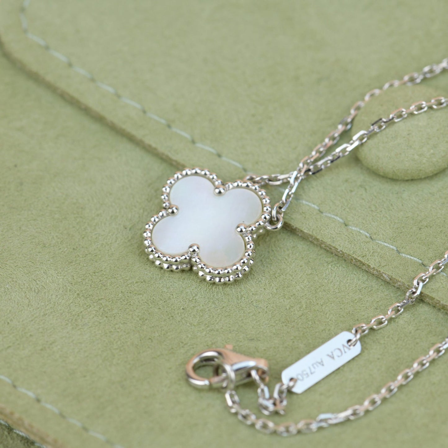 [Max Jewelry ]CLOVER  15MM WHITE MOTHER-OF-PEARL SILVER