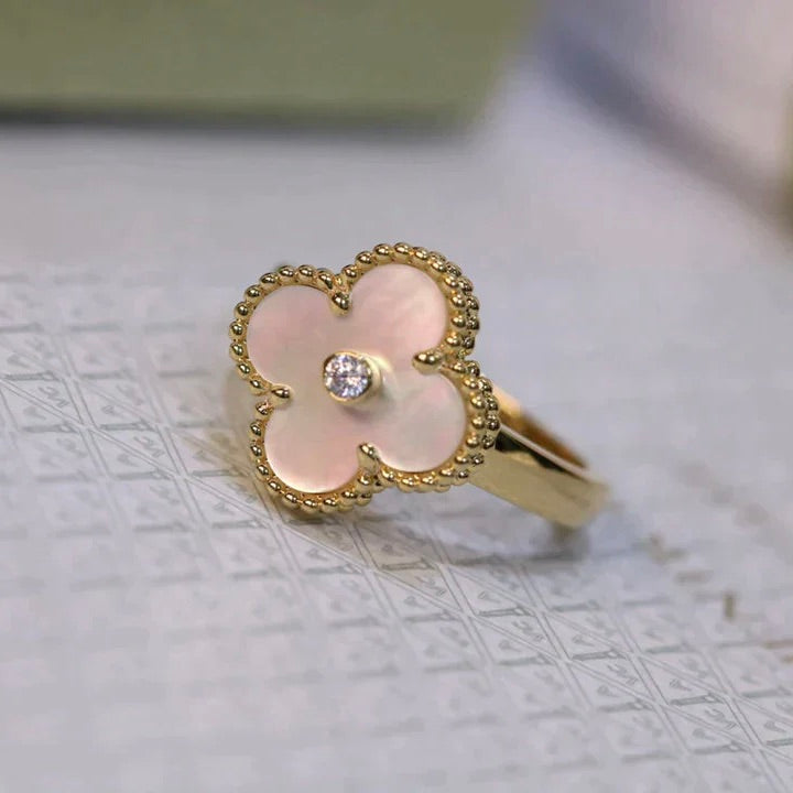 [Max Jewelry ]CLOVER PINK MOP RING GOLD DIAMOND