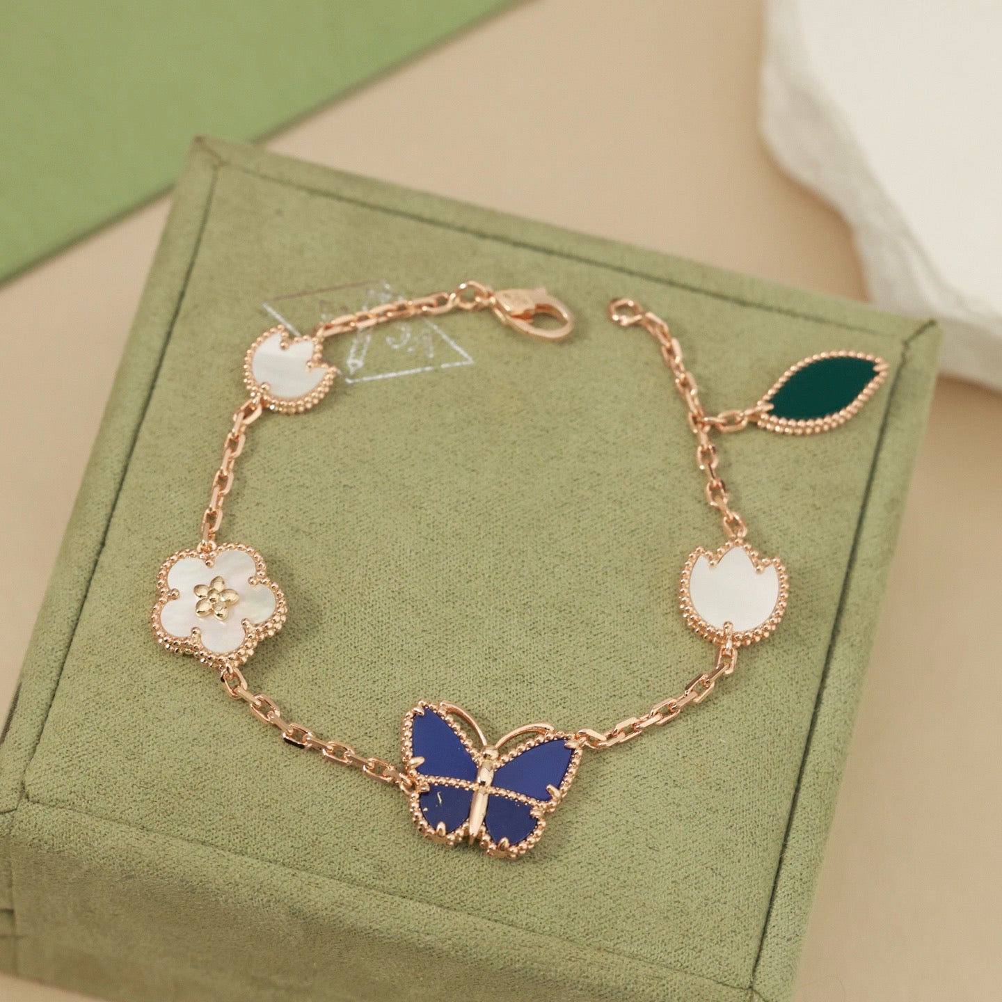 [Max Jewelry]LUCKY SPRING BUTTERFLY 5 MOTIF BRACELET