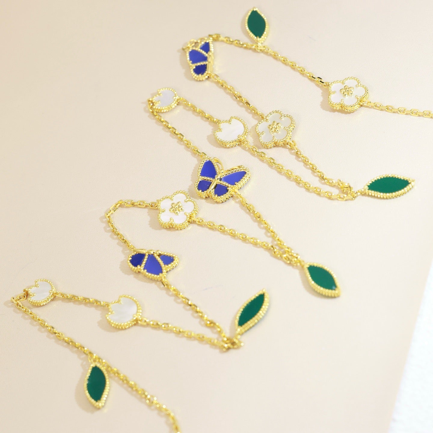 [Max Jewelry]LUCKY SPRING BUTTERFLY 15 FLOWER NECKLACE