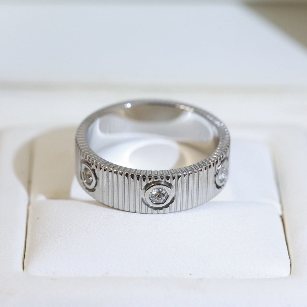 [Plus&Max]LOVE 6.5MM UNLIMITED RING, 6 DIAMONDS