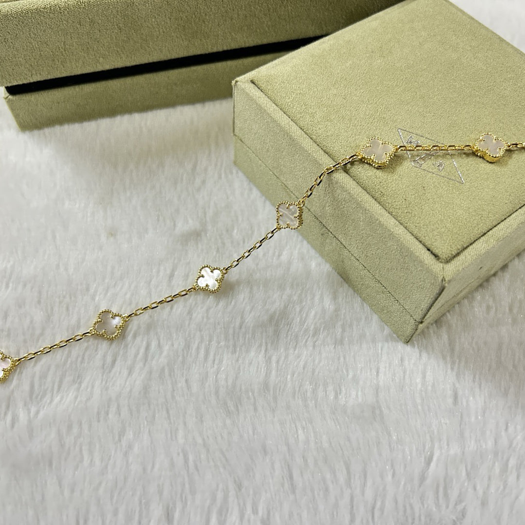 [Max Jewelry ]CLOVER 6 MOTIF WHITE MOP BRACELET