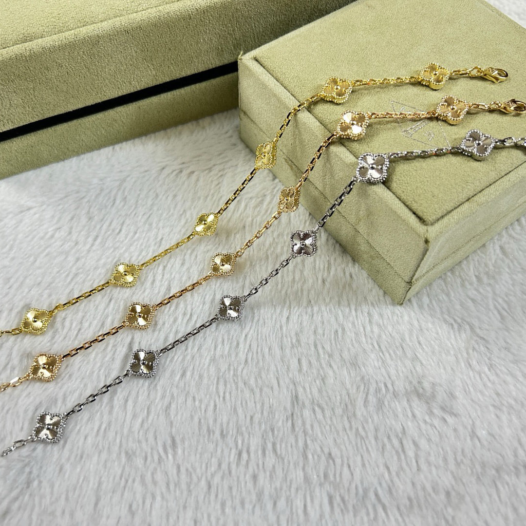 [Max Jewelry ]CLOVER 6 MOTIF DIAMOND BRACELET