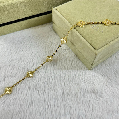 [Max Jewelry ]CLOVER 6 MOTIF DIAMOND BRACELET