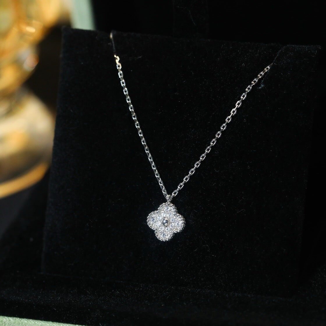 [Max Jewelry ]CLOVER MINI 9.5MM PENDANT DIAMOND NECKLACE