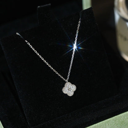 [Max Jewelry ]CLOVER MINI 9.5MM PENDANT DIAMOND NECKLACE