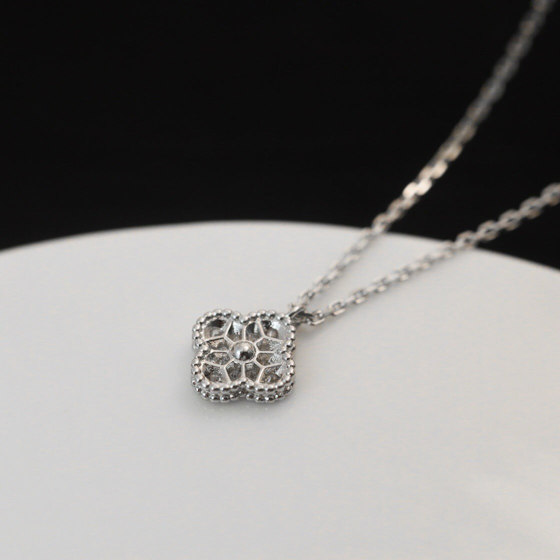 [Max Jewelry ]CLOVER MINI 9.5MM PENDANT DIAMOND NECKLACE