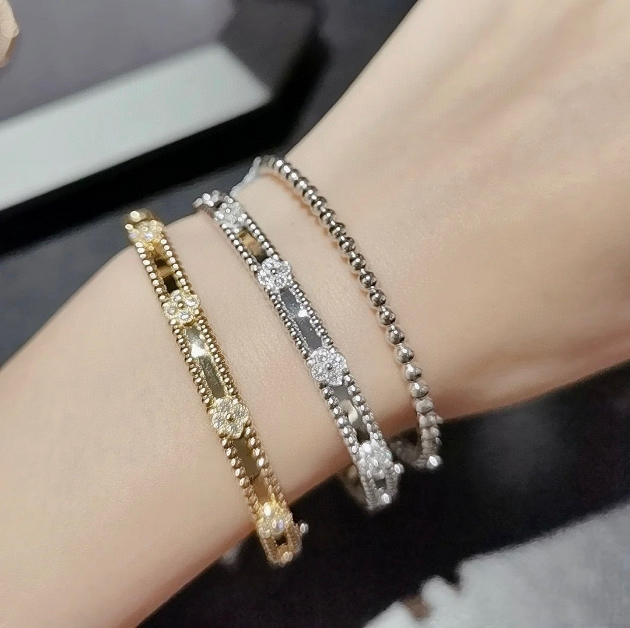 [Max Jewelry ]CLOVER BRACELET 4MM DIAMONDS