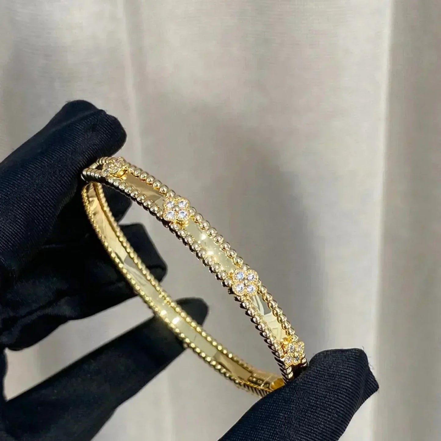 [Max Jewelry ]CLOVER BRACELET 4MM DIAMONDS