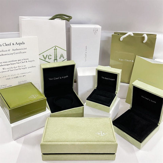 [Max Jewelry ]VA CLOVER BRACELET NECKLACE RING BOX GIFT BAG