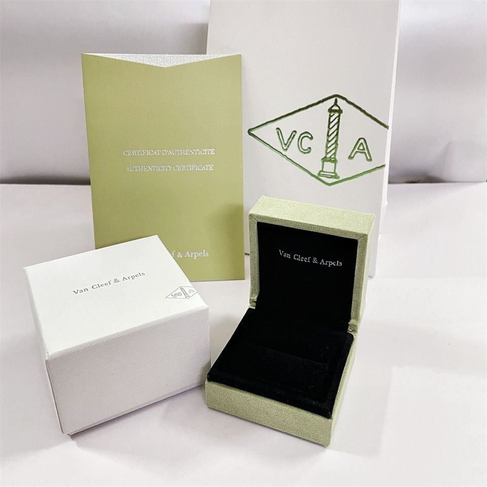 [Max Jewelry ]VA CLOVER BRACELET NECKLACE RING BOX GIFT BAG