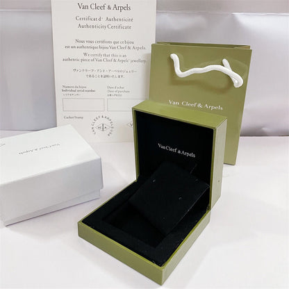 [Max Jewelry ]VA CLOVER BRACELET NECKLACE RING BOX GIFT BAG