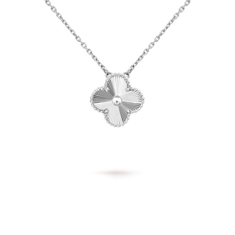 [Max Jewelry ]CLOVER 15MM LASER NECKLACE SILVER