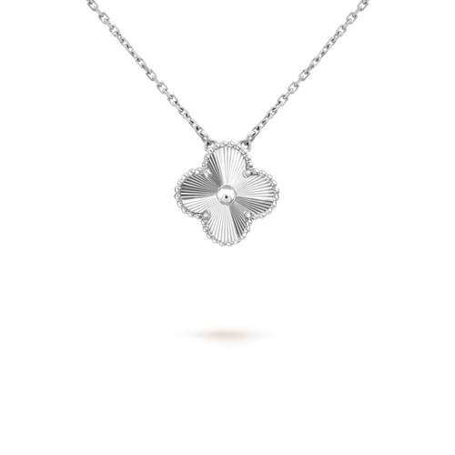 [Plus&Max]CLOVER 15MM LASER NECKLACE SILVER