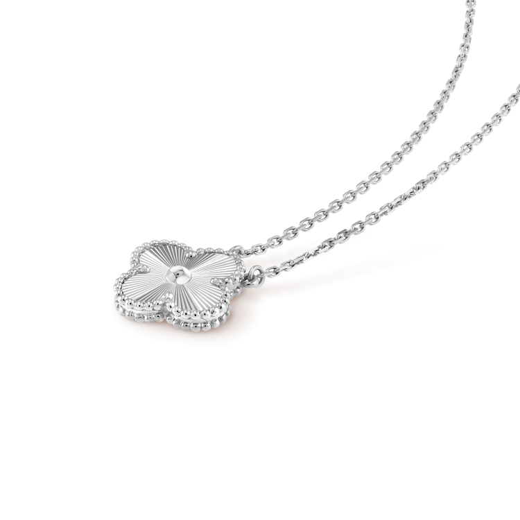 [Max Jewelry ]CLOVER 15MM LASER NECKLACE SILVER