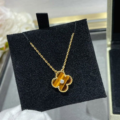 [Max Jewelry ]CLOVER 15MM DIAMOND AND YELLOW TIGER'S EYE AGATE necklace