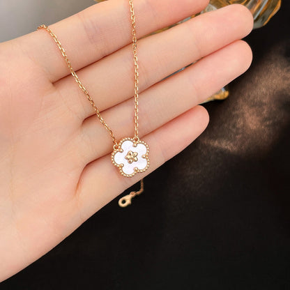 [Max Jewelry ]LUCKY  WHITE MOP  PLUM BLOSSOM NECKLACE