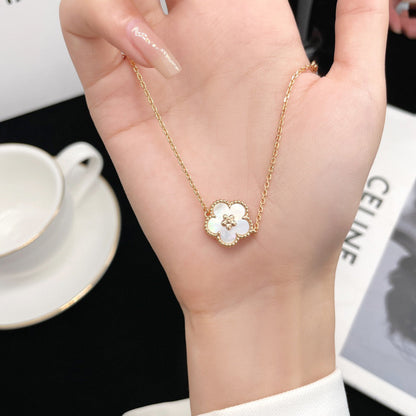 [Max Jewelry ]LUCKY WHITE MOP PLUM BLOSSOM  BRACELET