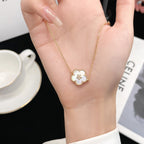 [Plus&Max]LUCKY  WHITE MOP  PLUM BLOSSOM NECKLACE