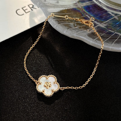 [Max Jewelry ]LUCKY WHITE MOP PLUM BLOSSOM  BRACELET