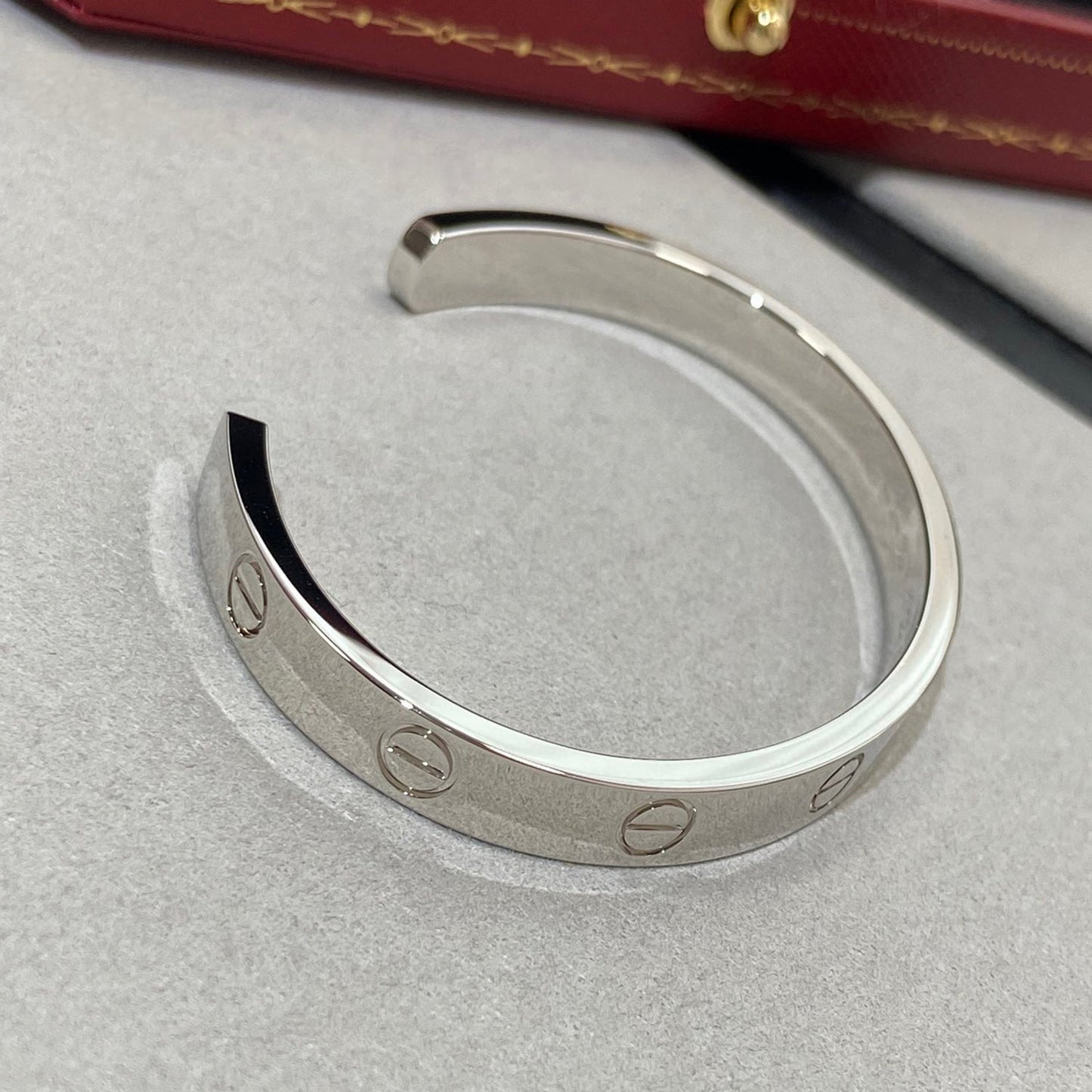 [Max Jewelry ]LOVE BRACELET 6.1MM 1 DIAMOND OPEN CUFF