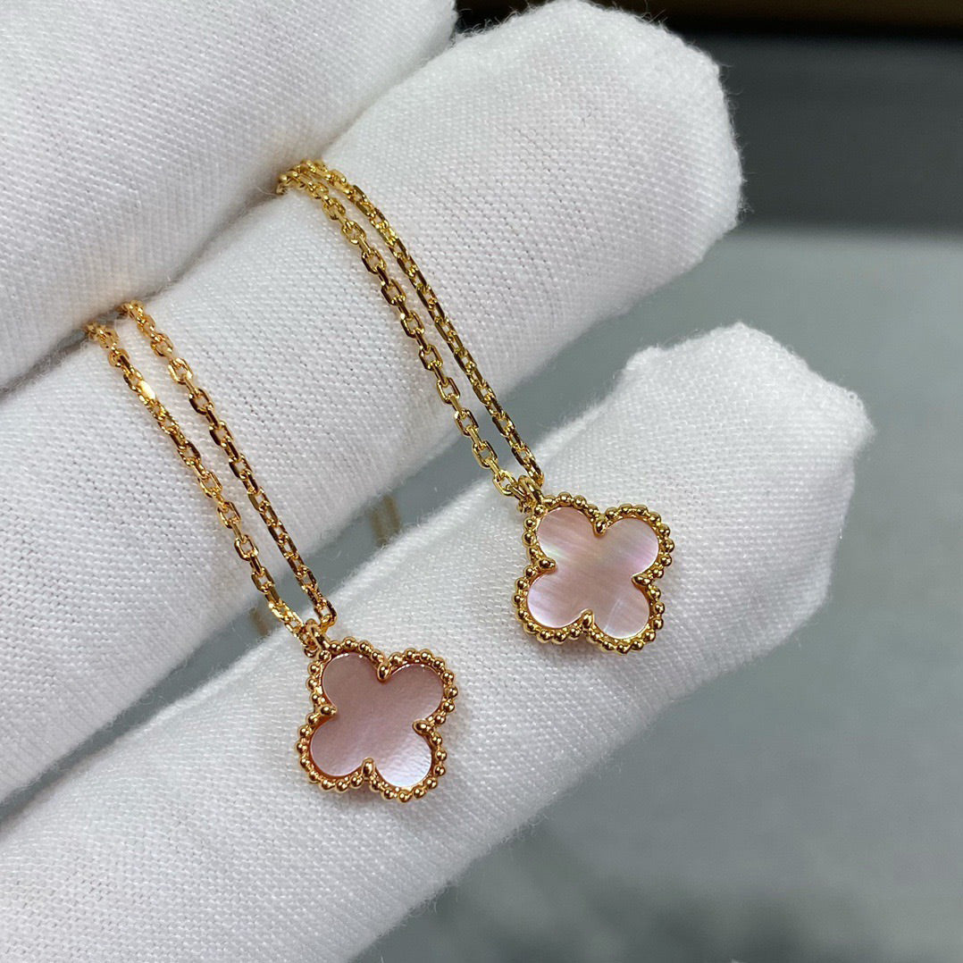 [Max Jewelry ]CLOVER 9.5MM PINK MOTHER OF PEARL SINGLE FLOWER NECKLACE