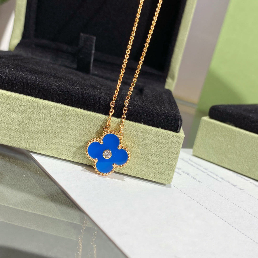 [Max Jewelry ]CLOVER 15MM DIAMOND AND BLUE AGATE NECKLACE