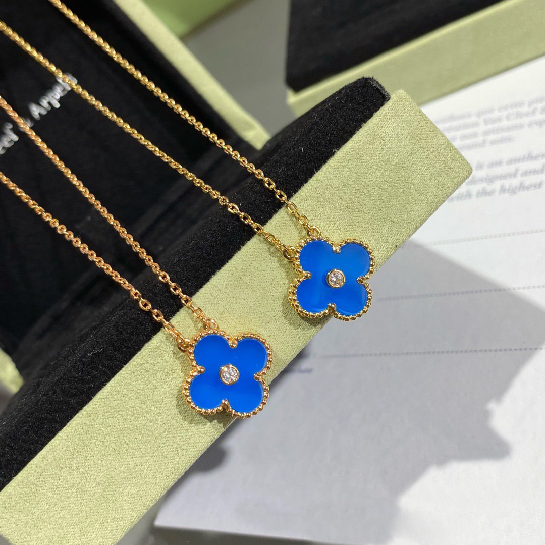 [Max Jewelry ]CLOVER 15MM DIAMOND AND BLUE AGATE NECKLACE