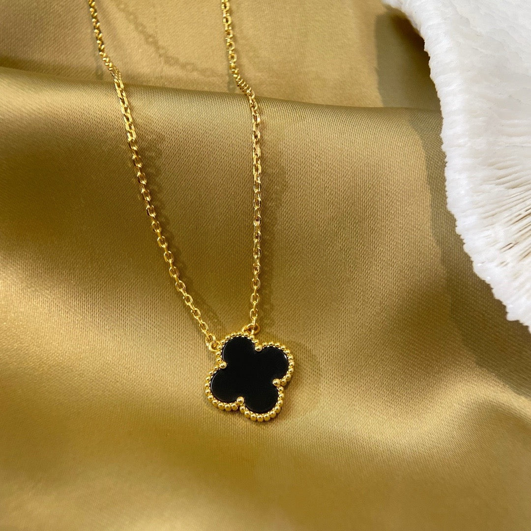 [Max Jewelry ]CLOVER 15MM BLACK ONYX SINGLE FLOWER NECKLACE