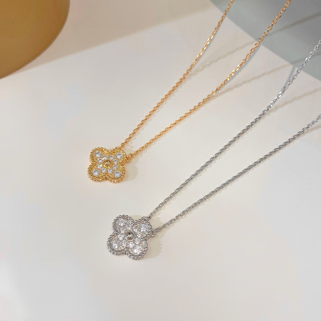 [Max Jewelry ]CLOVER 15MM DIAMOND SINGLE FLOWER NECKLACE