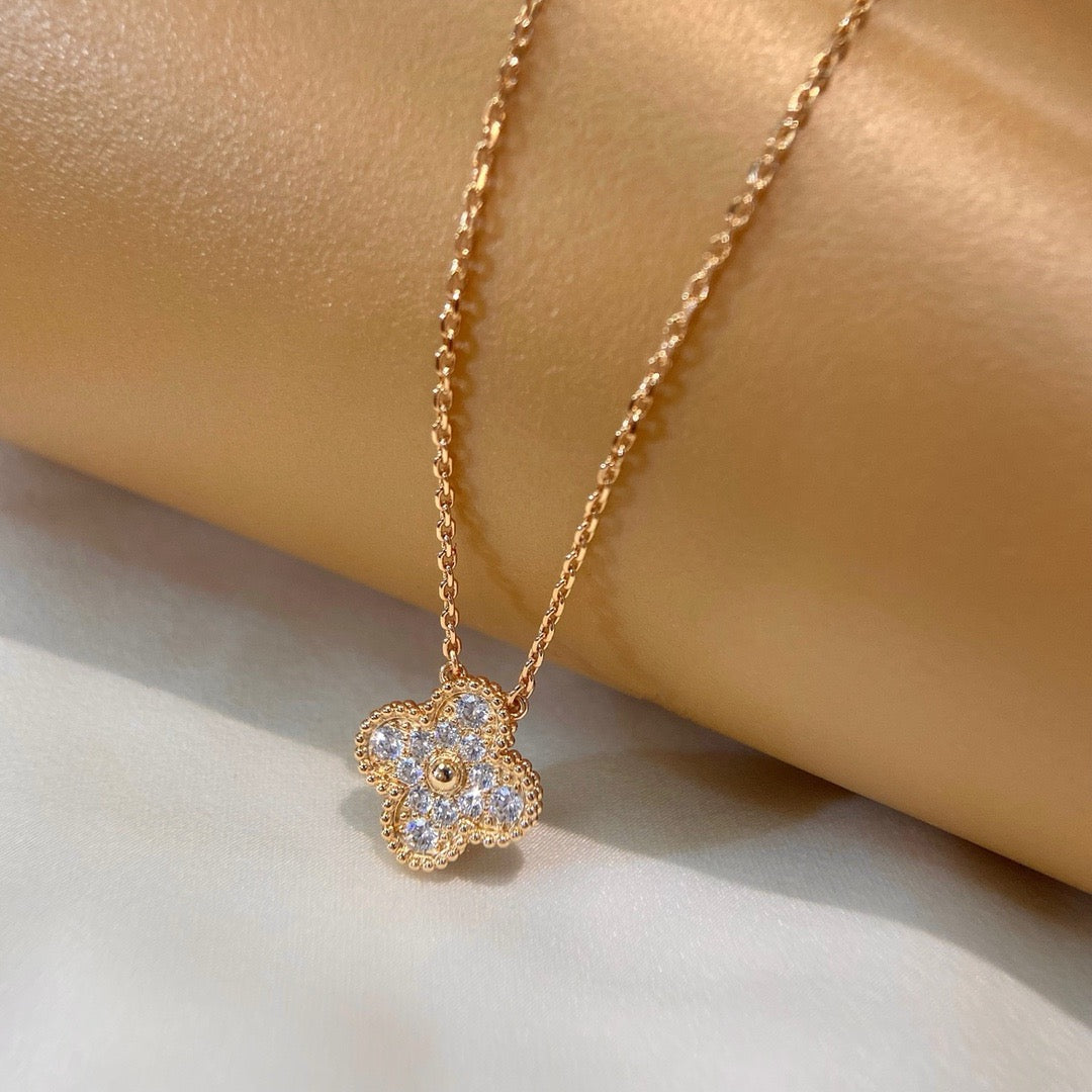 [Max Jewelry ]CLOVER 15MM DIAMOND SINGLE FLOWER NECKLACE