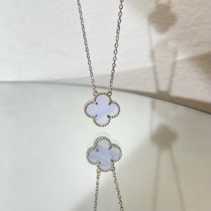 [Max Jewelry ]CLOVER 15MM BLUE CHALCEDONY NECKLACE SILVER