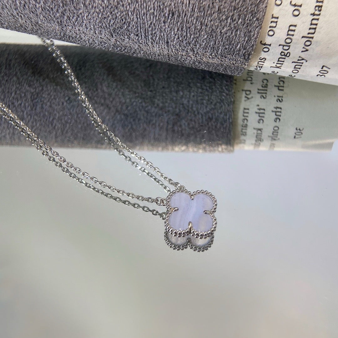 [Max Jewelry ]CLOVER 15MM BLUE CHALCEDONY NECKLACE SILVER