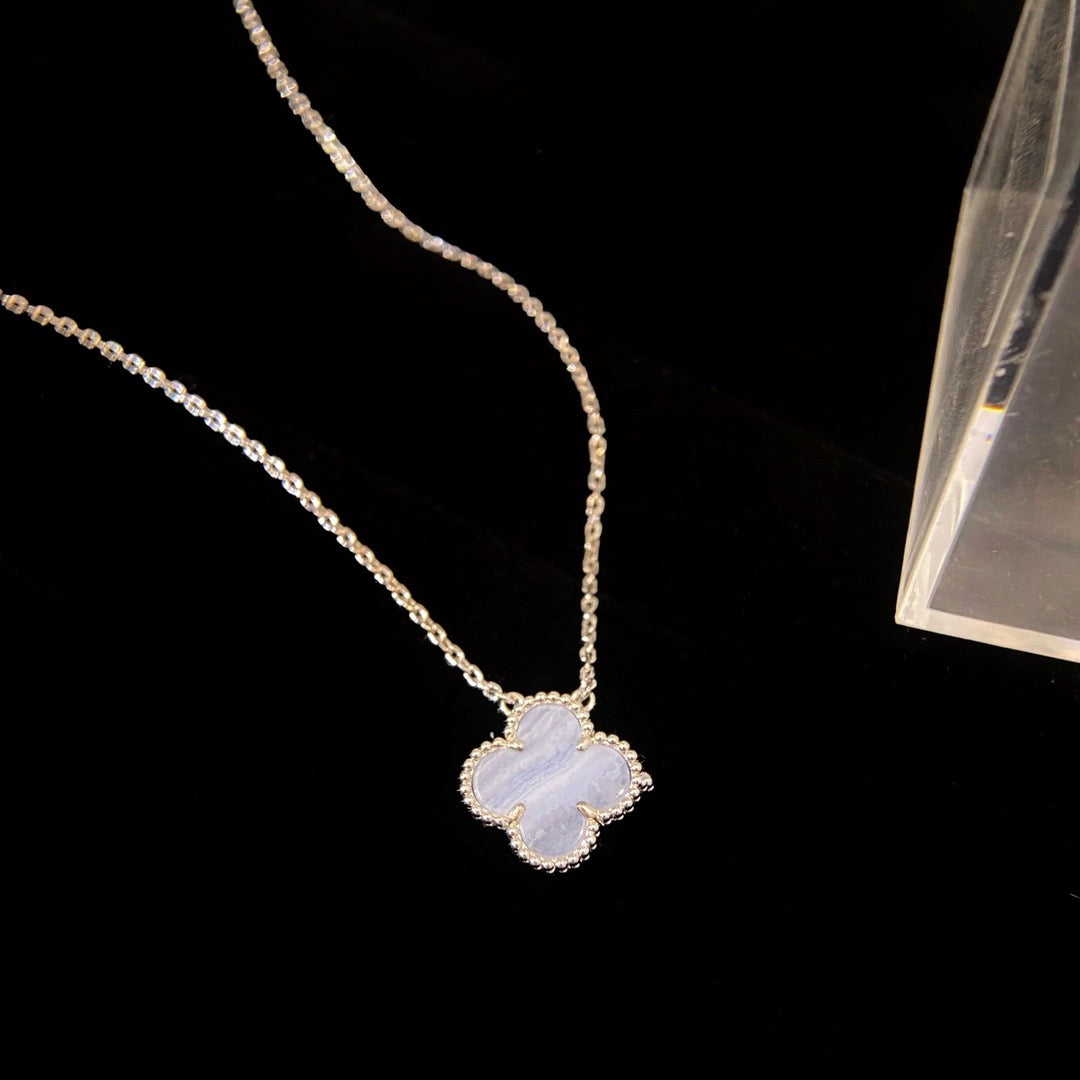 [Max Jewelry ]CLOVER 15MM BLUE CHALCEDONY NECKLACE SILVER