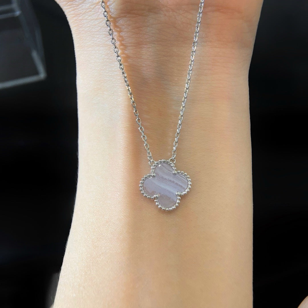 [Max Jewelry ]CLOVER 15MM BLUE CHALCEDONY NECKLACE SILVER